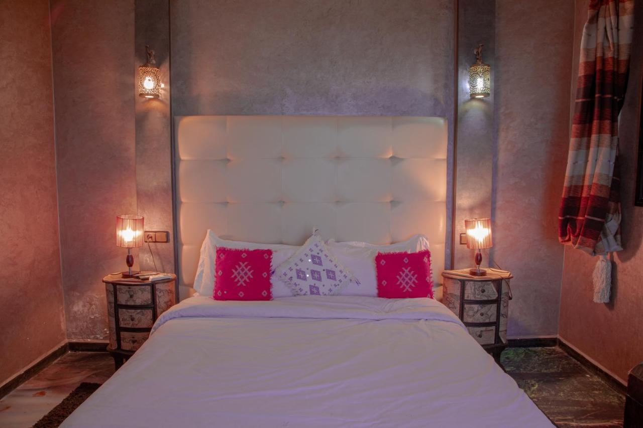 Jnanat Aicha Guesthouse Wawizelte Esterno foto
